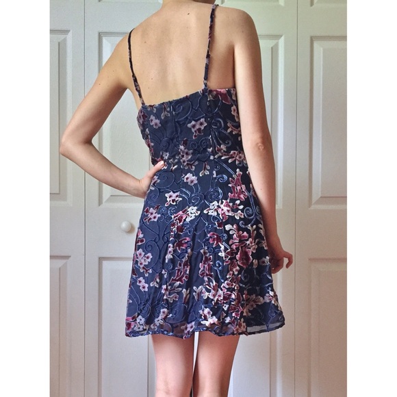 Francesca’s Navy Fit-n-Flare Velvet Detail Dress - Picture 3 of 5